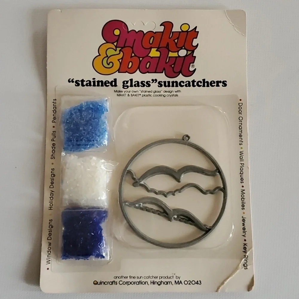 Makeit & Bakeit Stained Glass Suncatcher Seagull Craft Kit Vintage 80s